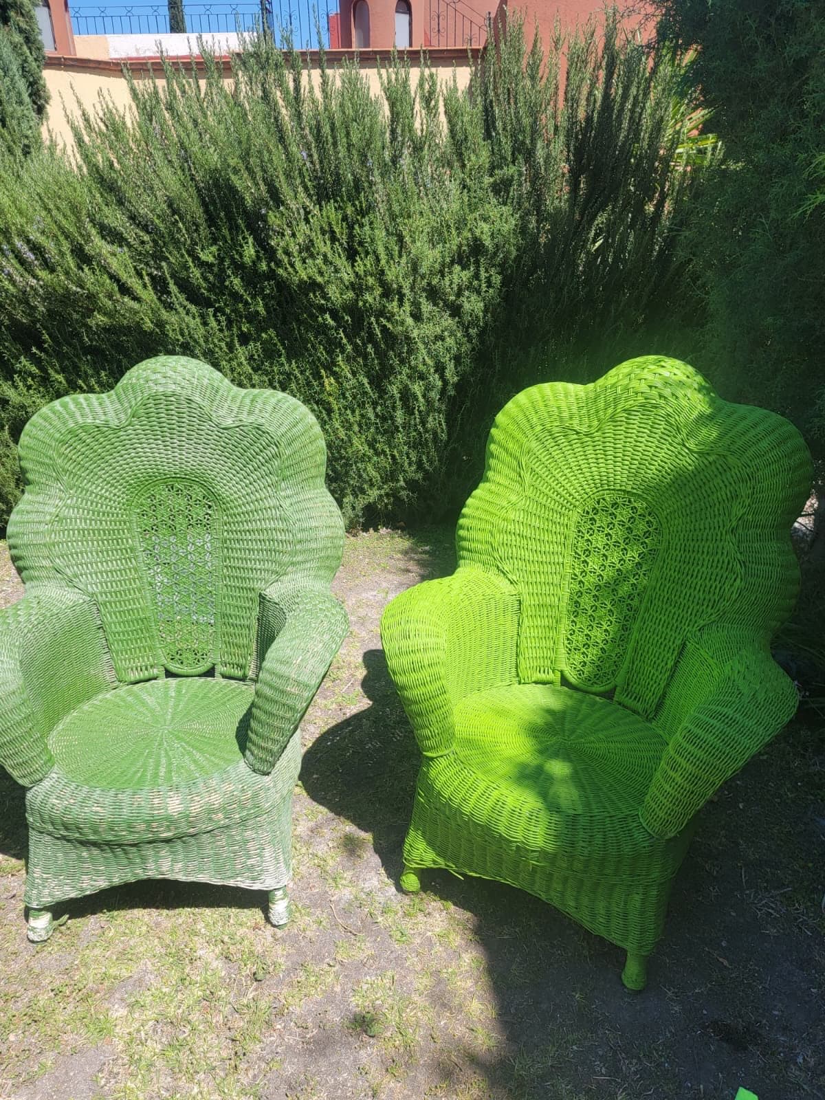 Muebles de mimbre repintados, antes y después, San Miguel de Allende